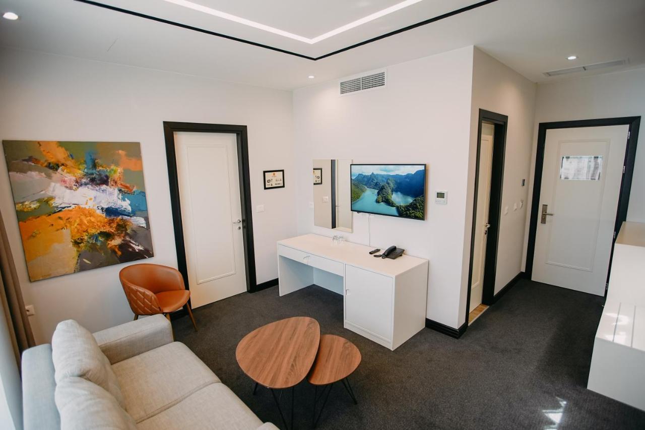 Hotel Delta Premium Jube Kültér fotó